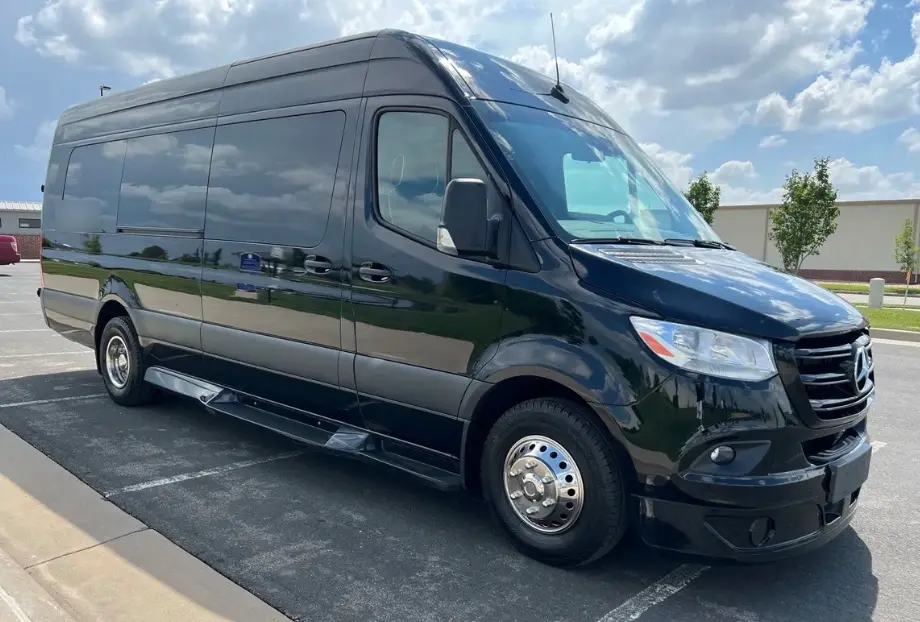 13-Passenger Executive Sprinter – Side view