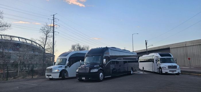 Black limo coach – Fort Collins limo service